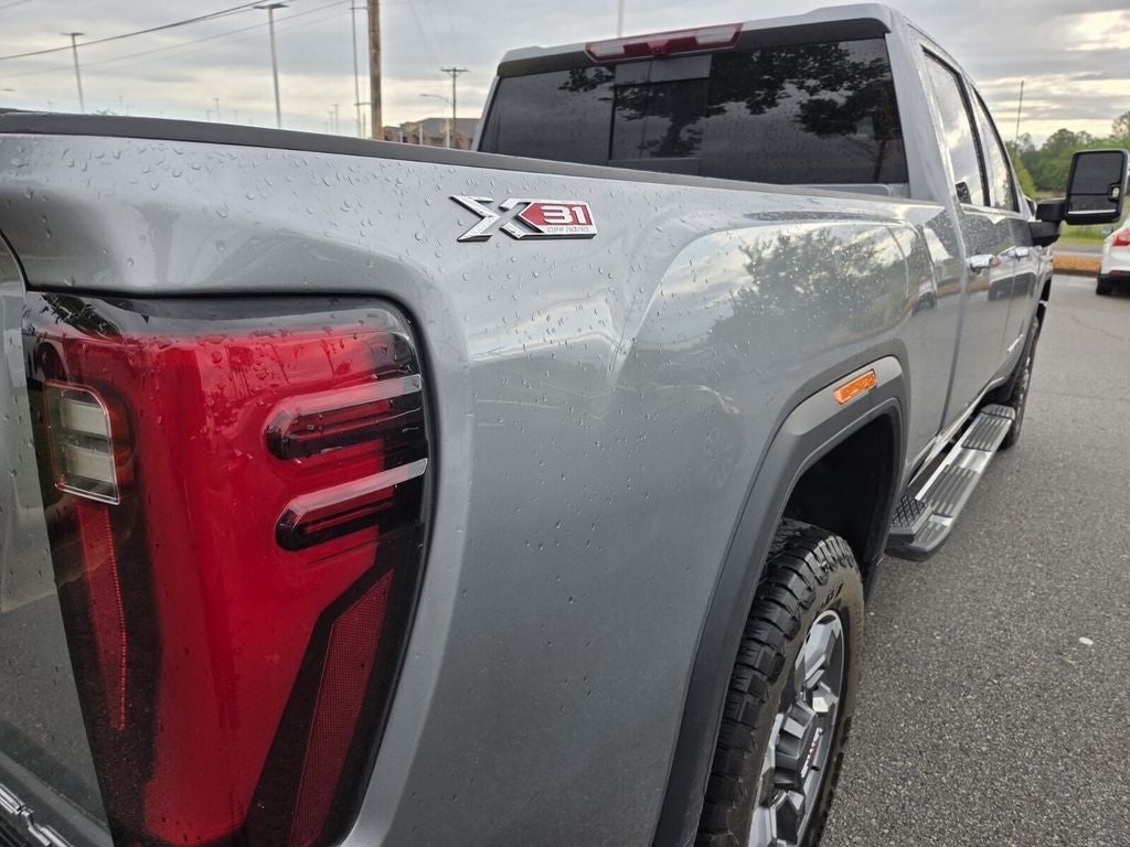 2025 GMC Sierra HD SLT