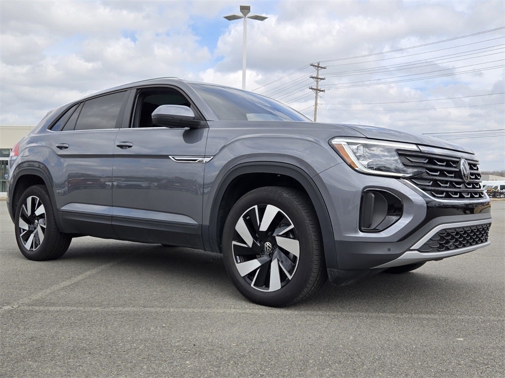2025 Volkswagen Atlas Cross Sport 2.0T SE w/Technology