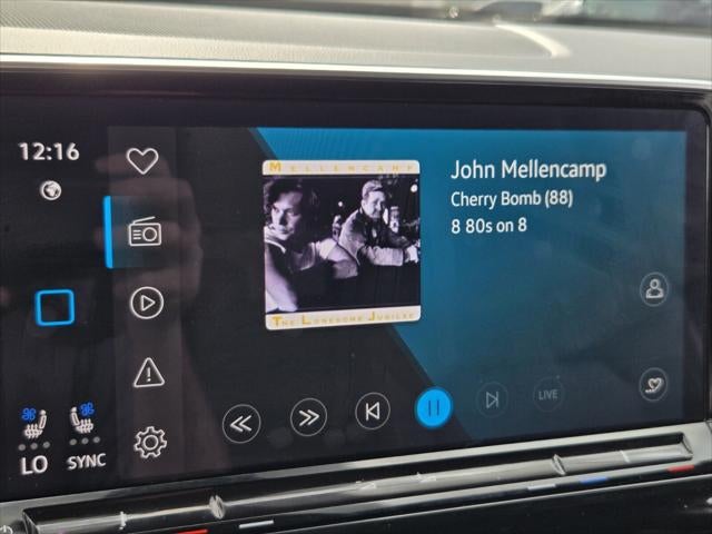 2025 Volkswagen Atlas Cross Sport 2.0T SE w/Technology