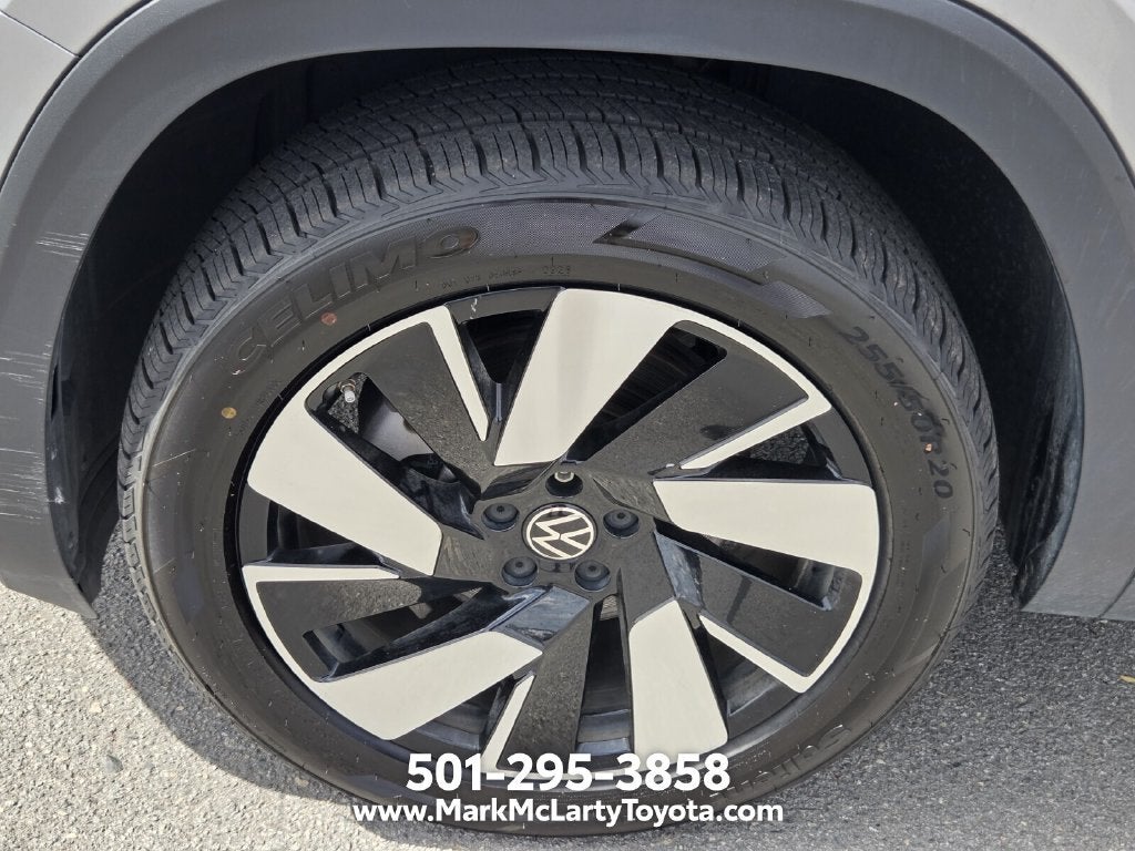 2025 Volkswagen Atlas Cross Sport 2.0T SE w/Technology