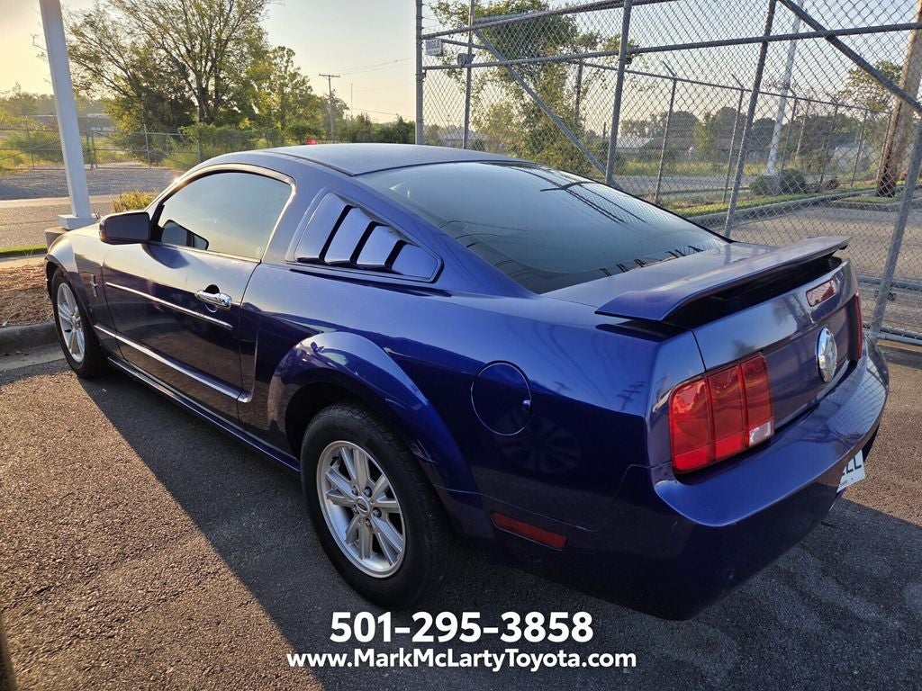 2007 Ford Mustang Deluxe