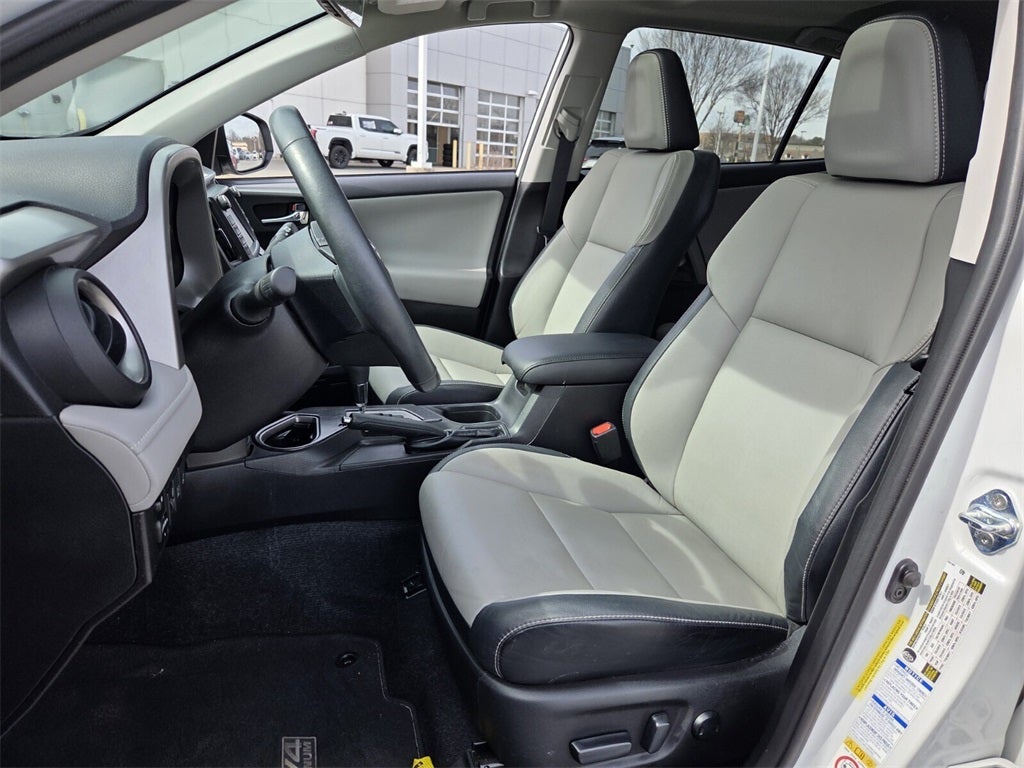 2017 Toyota RAV4 Platinum