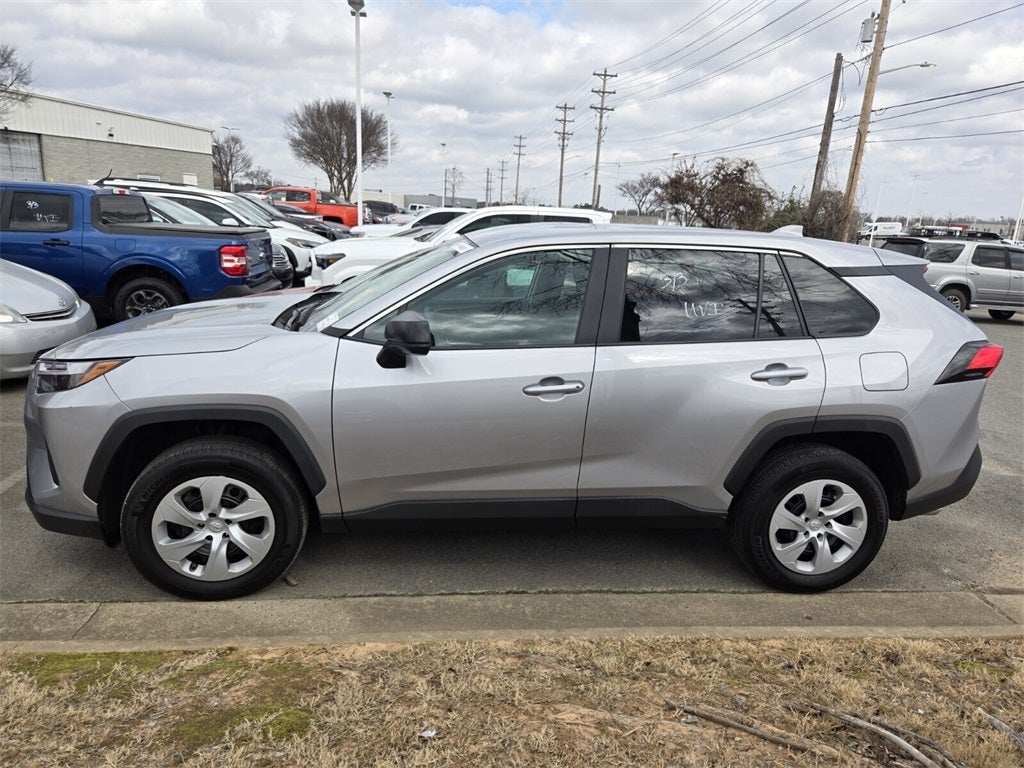 2025 Toyota RAV4 LE