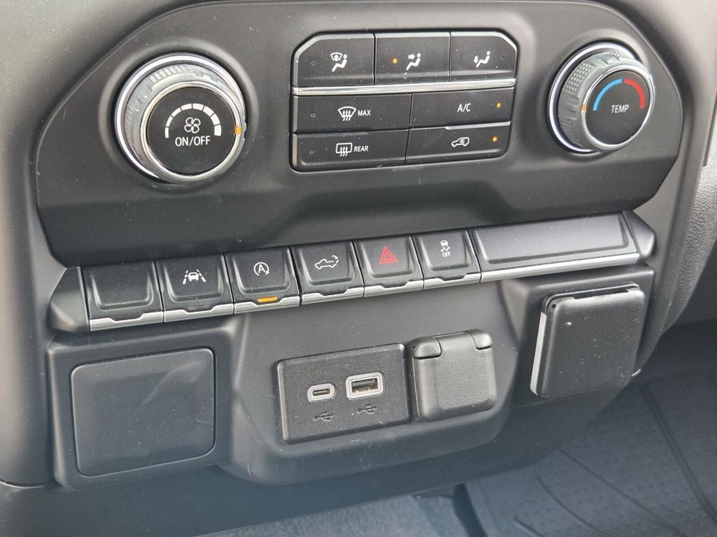 2023 Chevrolet Silverado Custom