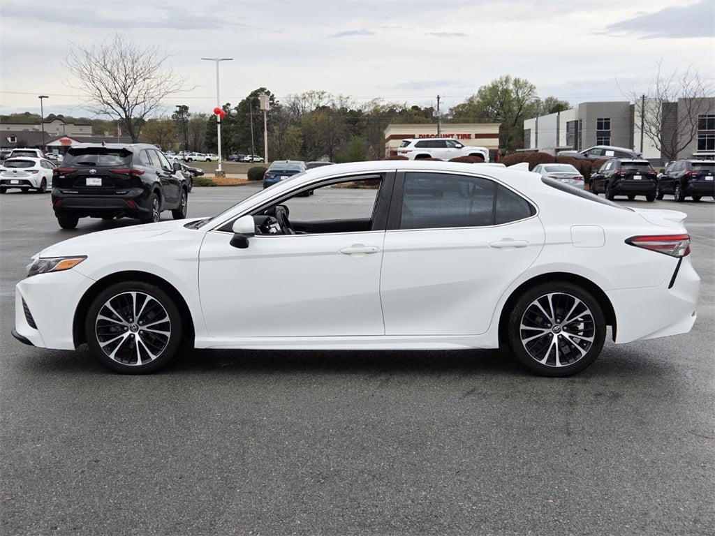 2019 Toyota CAMRY SE