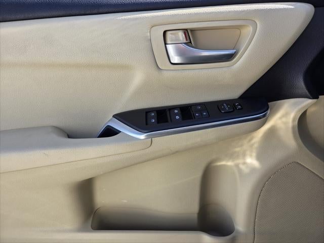 2017 Toyota CAMRY HYBRID LE