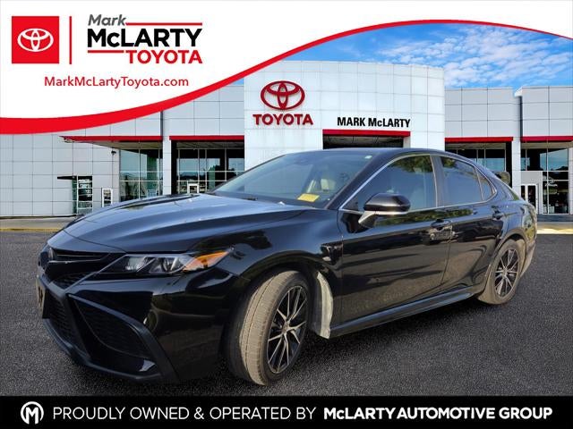 2022 Toyota Camry Hybrid SE