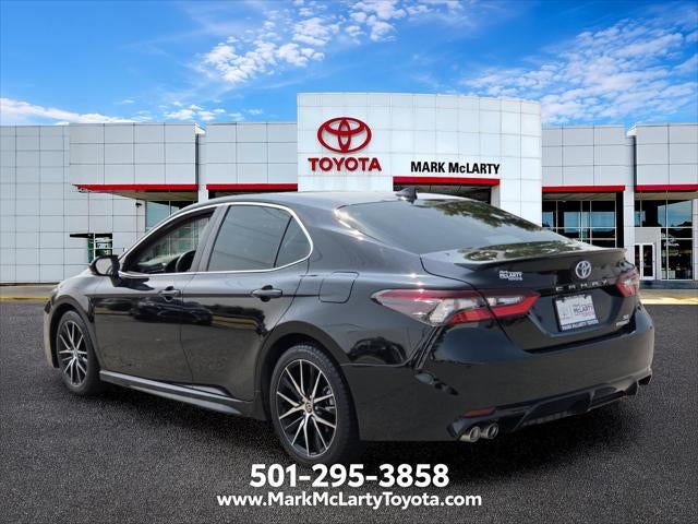 2022 Toyota Camry Hybrid SE