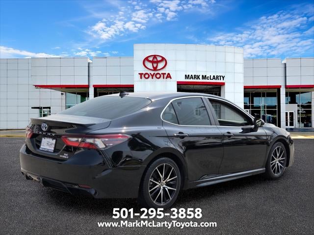 2022 Toyota Camry Hybrid SE