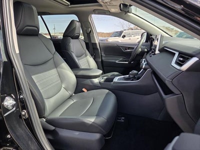 2025 Toyota RAV4 HYBRID XLE Premium