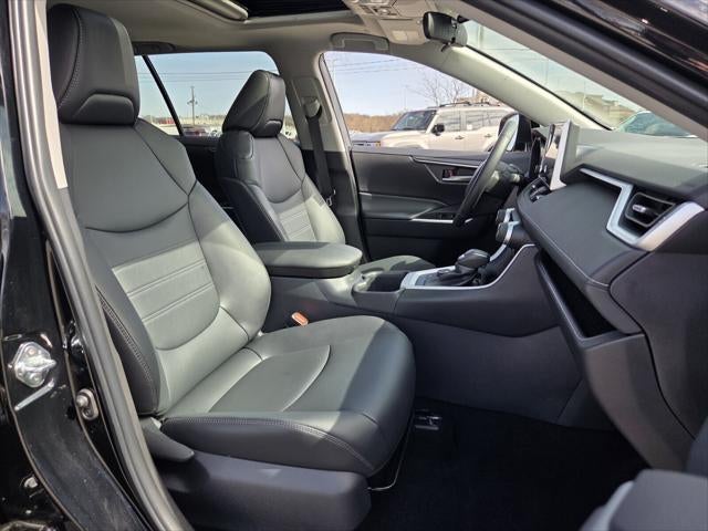 2025 Toyota RAV4 HYBRID XLE Premium