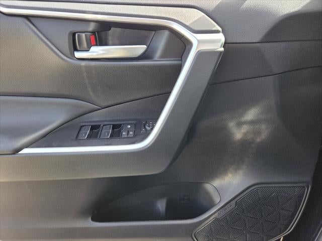 2025 Toyota RAV4 HYBRID XLE Premium