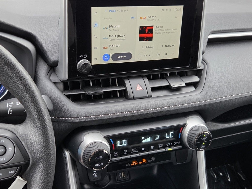 2025 Toyota RAV4 HYBRID LE