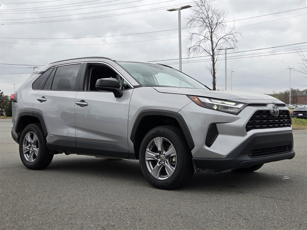 2025 Toyota RAV4 HYBRID LE