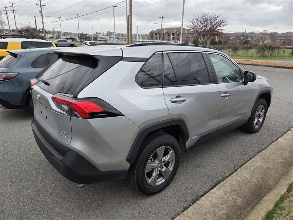 2025 Toyota RAV4 HYBRID LE
