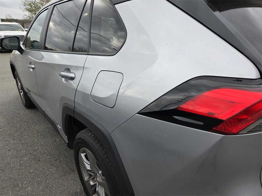 2025 Toyota RAV4 HYBRID LE