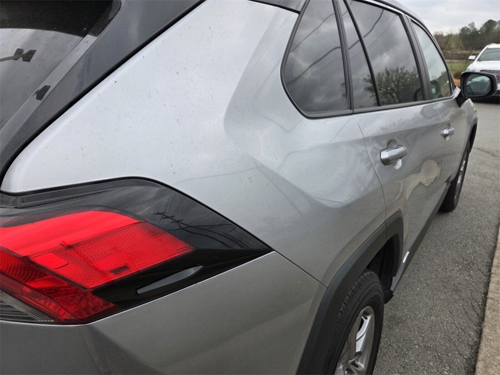 2025 Toyota RAV4 HYBRID LE