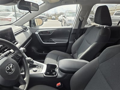 2025 Toyota RAV4 HYBRID LE