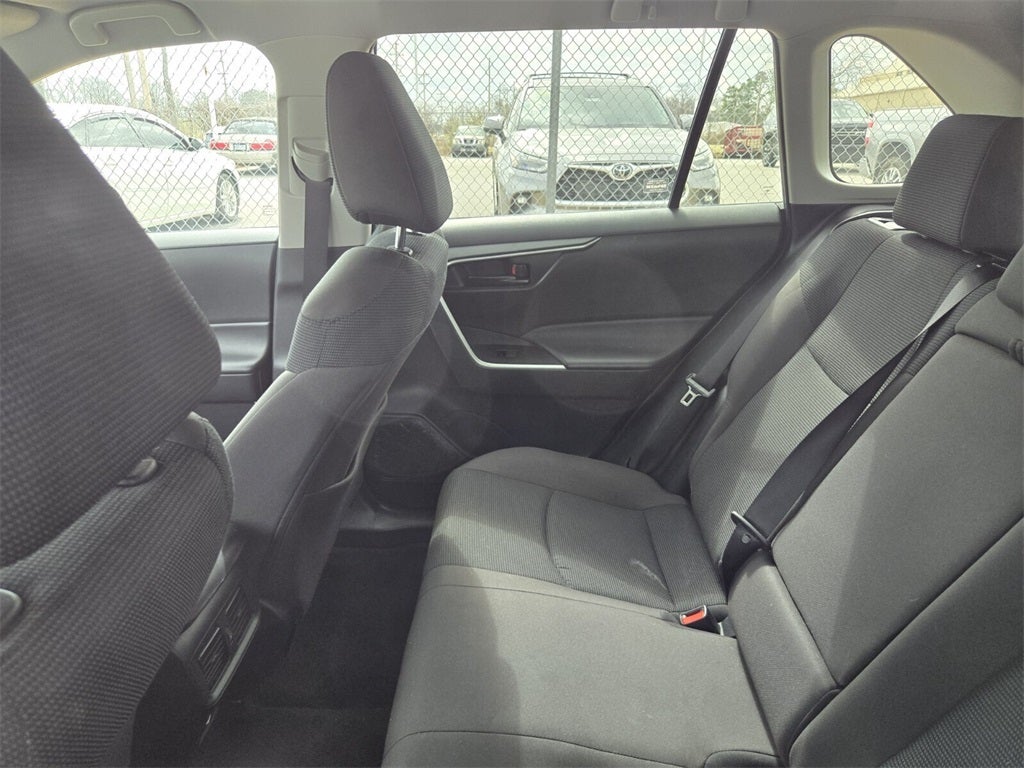 2025 Toyota RAV4 HYBRID LE