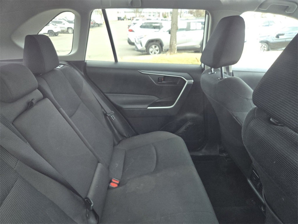 2025 Toyota RAV4 HYBRID LE