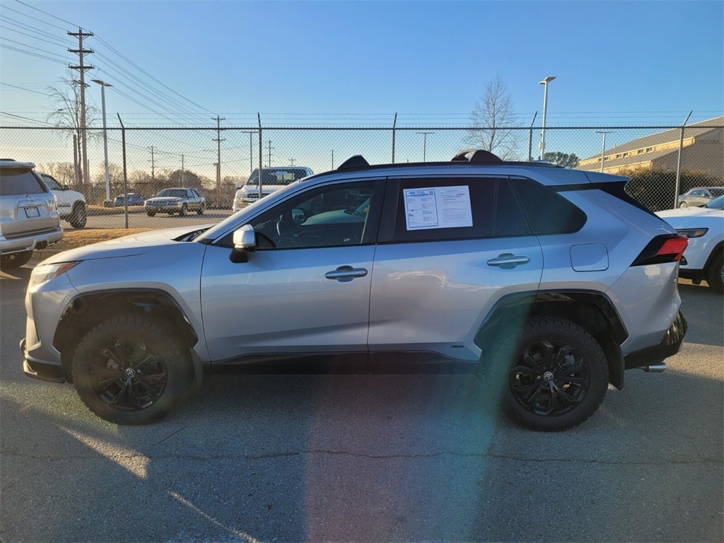 2022 Toyota RAV4 HYBRID SE