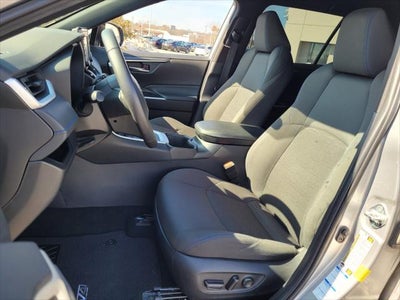 2022 Toyota RAV4 HYBRID SE