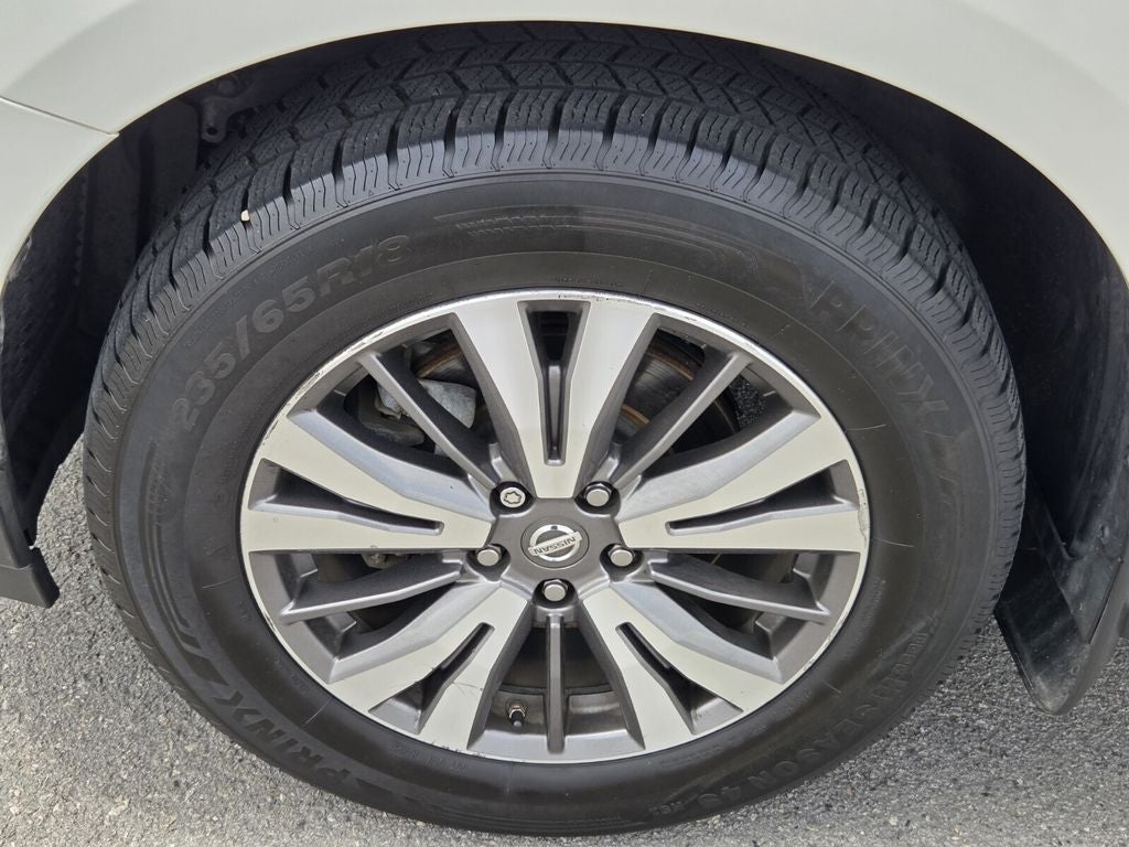 2017 Nissan Pathfinder SL