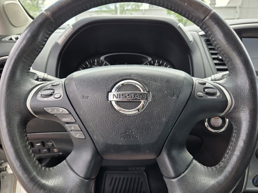 2017 Nissan Pathfinder SL