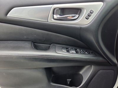 2017 Nissan Pathfinder SL