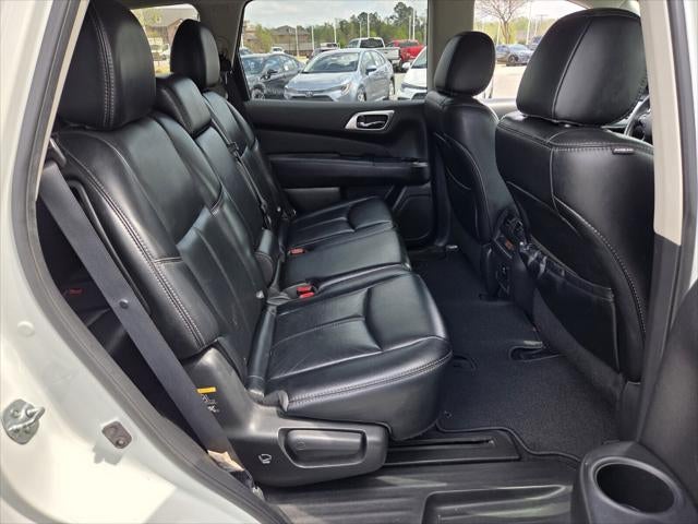 2017 Nissan Pathfinder SL