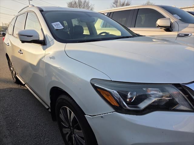 2017 Nissan Pathfinder SL