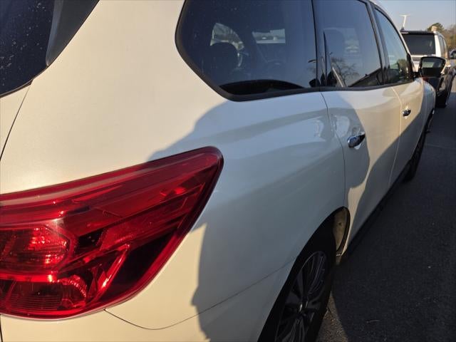 2017 Nissan Pathfinder SL