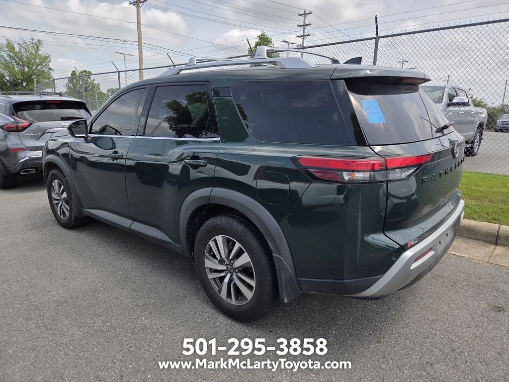 2022 Nissan Pathfinder SL