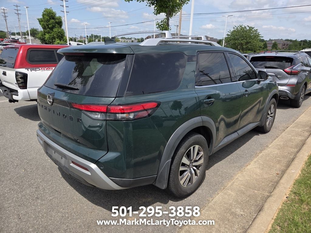 2022 Nissan Pathfinder SL