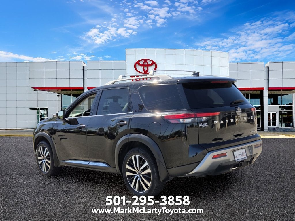 2023 Nissan Pathfinder Platinum