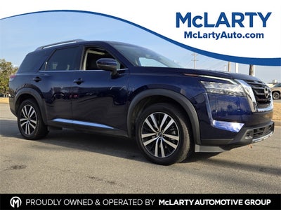 2023 Nissan Pathfinder Platinum