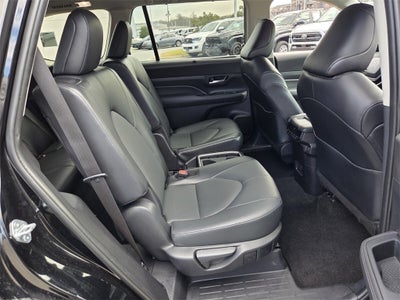 2025 Toyota GRAND HIGHLANDER Platinum