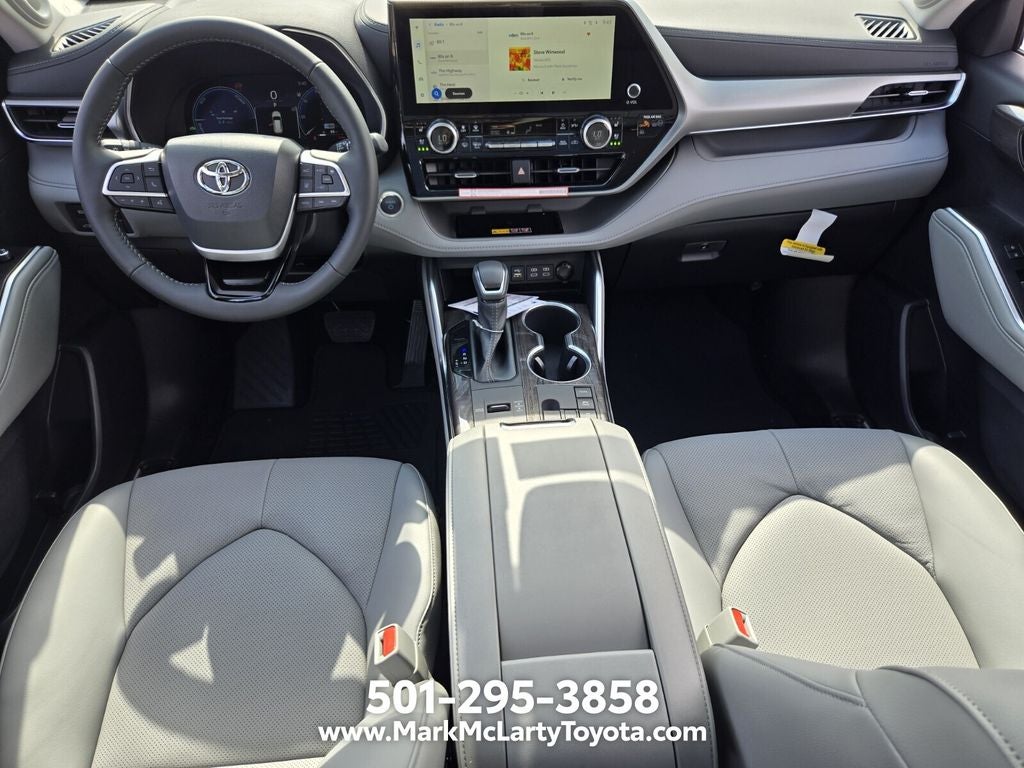 2026 Toyota Highlander Hybrid Platinum