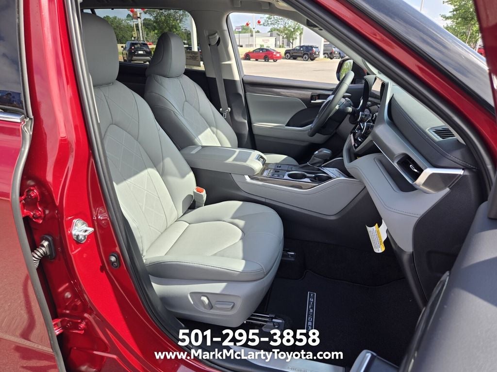2026 Toyota Highlander Hybrid Platinum