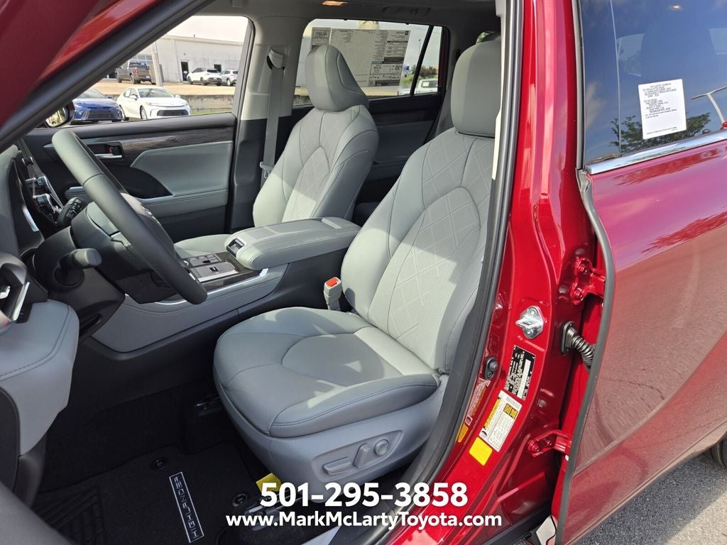 2026 Toyota Highlander Hybrid Platinum