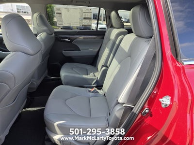 2026 Toyota Highlander Hybrid Platinum