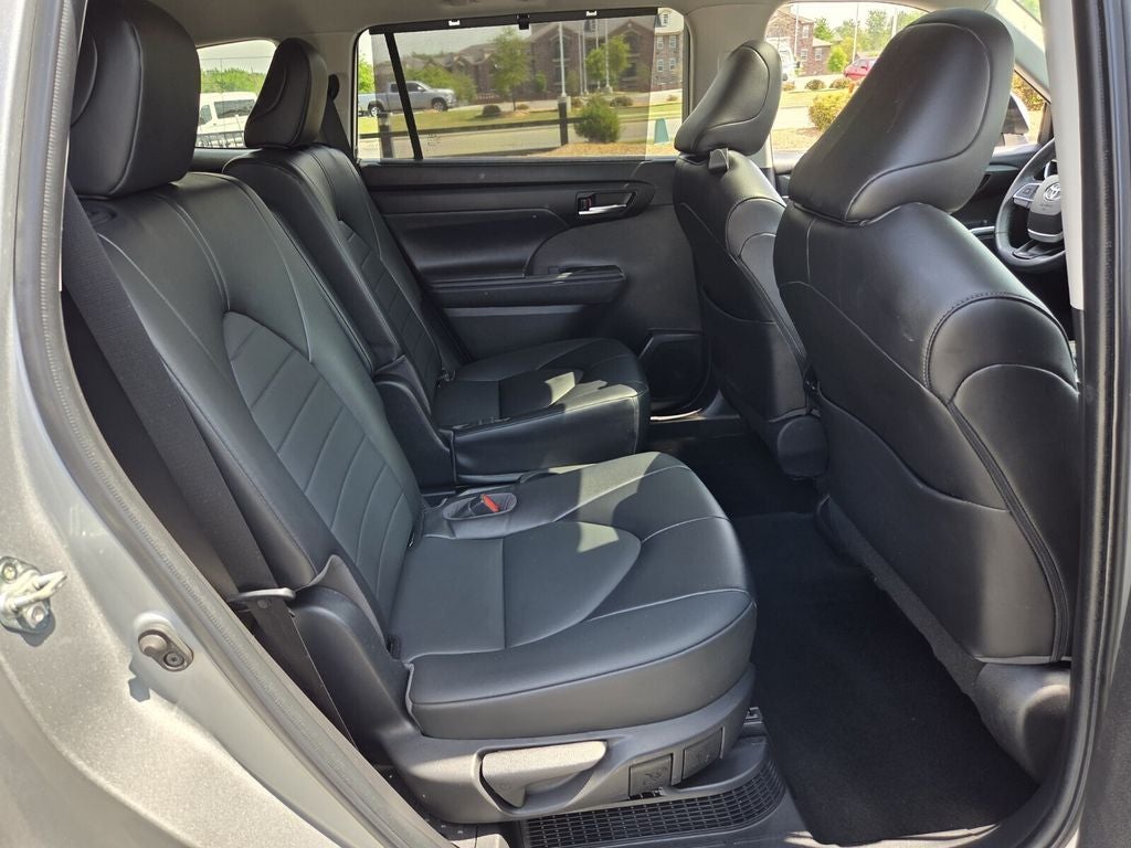 2022 Toyota HIGHLANDER HYBRD XLE