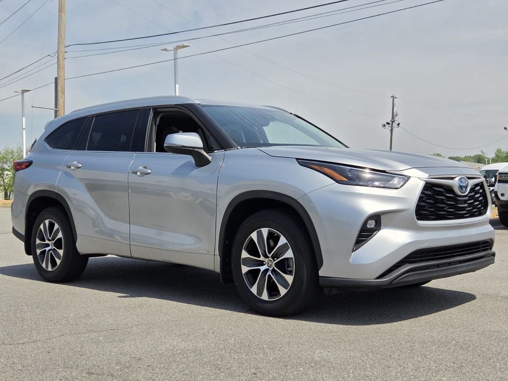 2022 Toyota HIGHLANDER HYBRD XLE