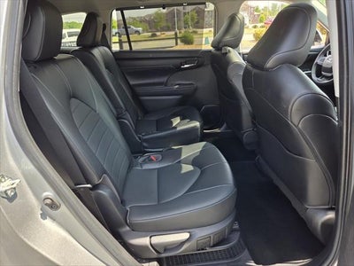 2022 Toyota HIGHLANDER HYBRD XLE