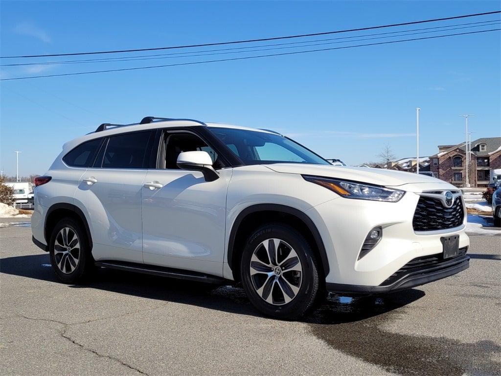2020 Toyota HIGHLANDER XLE