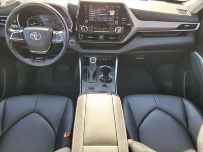2020 Toyota HIGHLANDER XLE