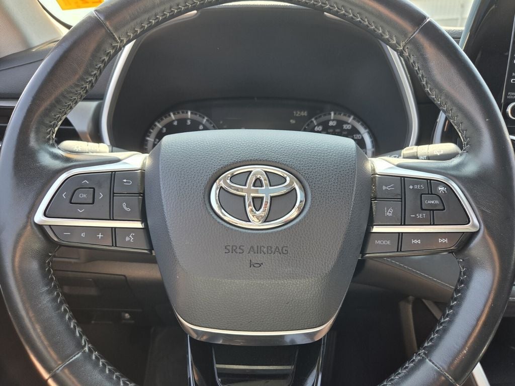 2020 Toyota HIGHLANDER XLE