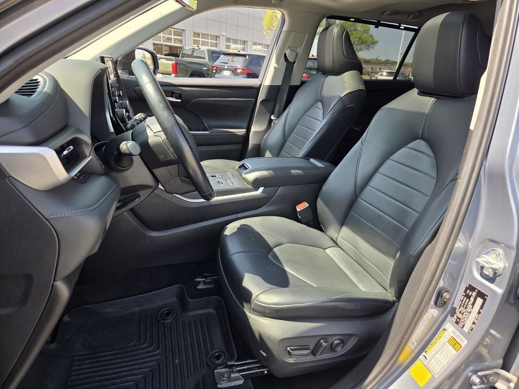 2020 Toyota HIGHLANDER XLE