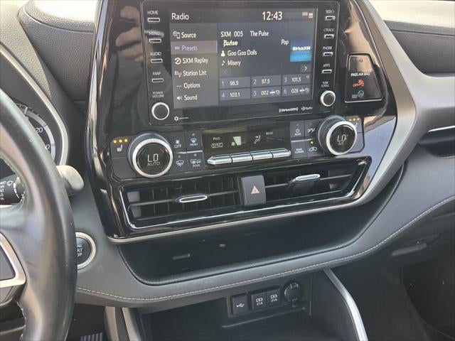 2020 Toyota HIGHLANDER XLE