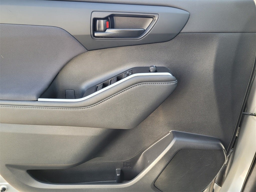 2024 Toyota HIGHLANDER LE AWD